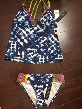 La Blanca Navy & White Tie-Dye V-Neck Tankini Top with bottoms set